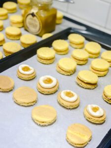 Lemon curd macaroon filling