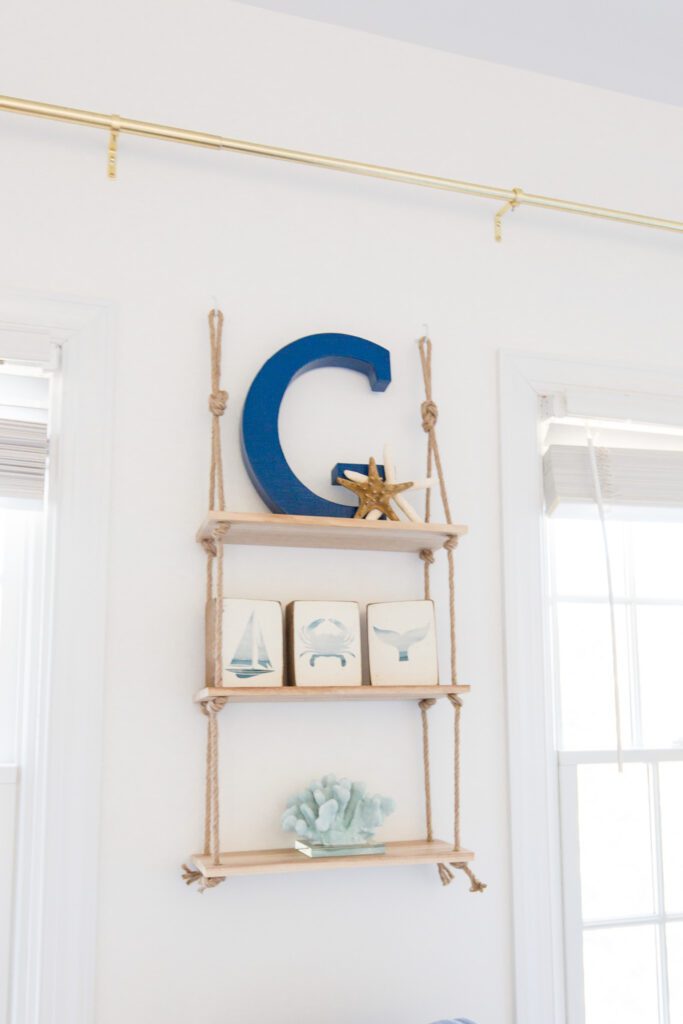 Nautical bookshelf decor